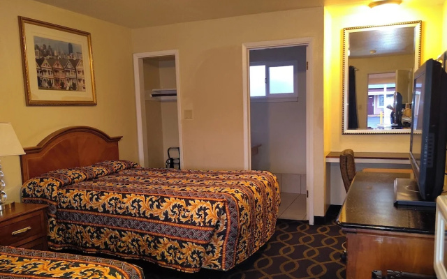 photo 5 of Holiday Motel Oakdale