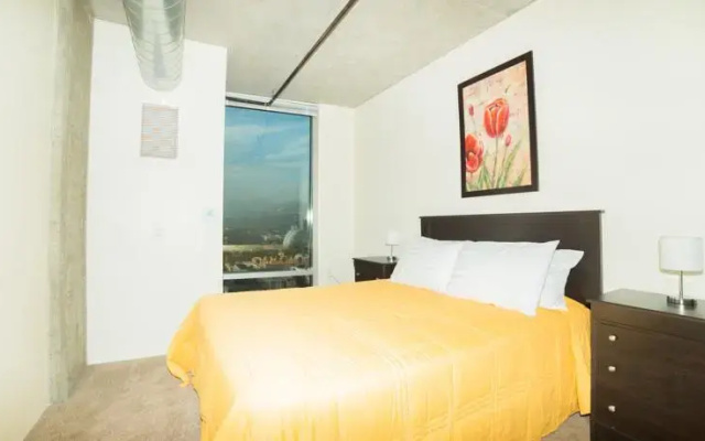 photo 4 of Hollywood Diva Apartment