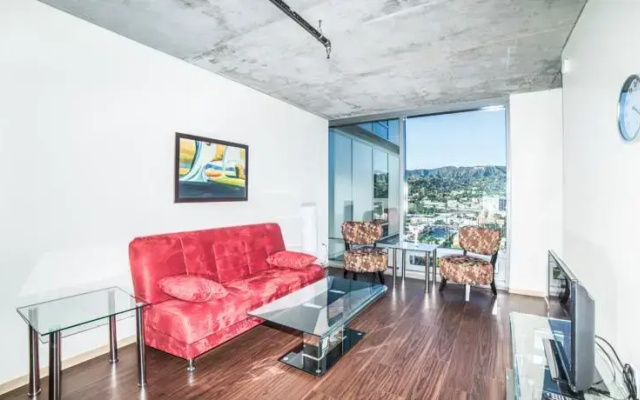 photo 2 of Hollywood Gibson Apartment