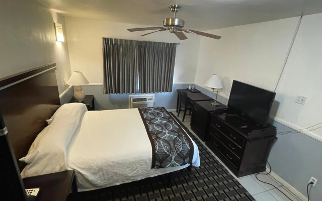 photo 5 of Hollywood Guest Inn