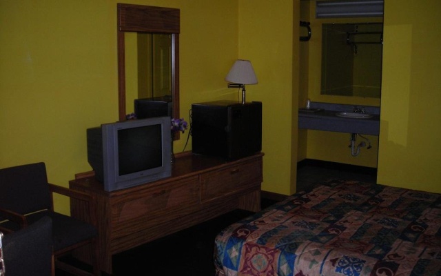 photo 3 of Hollywood Motel