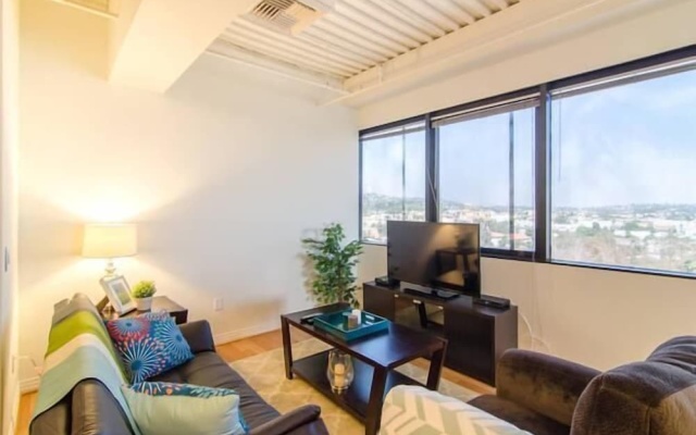 photo 5 of Hollywood Penthouse 0 Bedroom Studio By Senstay
