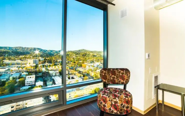 photo 5 of Hollywood Scorsese Apartment