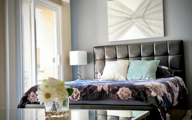 photo 3 of HOLYWOOD HILLS !!! 2BED Studio !!!