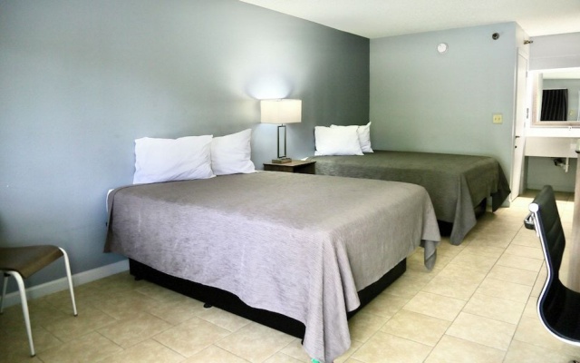 photo 5 of Home Inn & Suites Orlando-Apopka