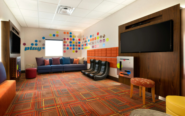 photo 2 of Home2 Suites by Hilton Glendale - Westgate