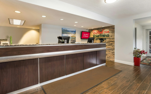photo 2 of HomeTowne Studios By Red Roof Princeton – Ewing/ Lawrenceville