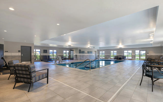 photo 2 of Homewood Suites by Hilton Oak Creek Milwaukee