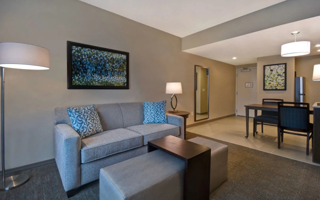 photo 5 of Homewood Suites by Hilton Orlando at FLAMINGO CROSSINGS Town Center