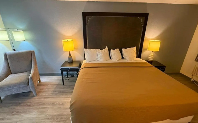 photo 3 of Horizon Inn & Suites