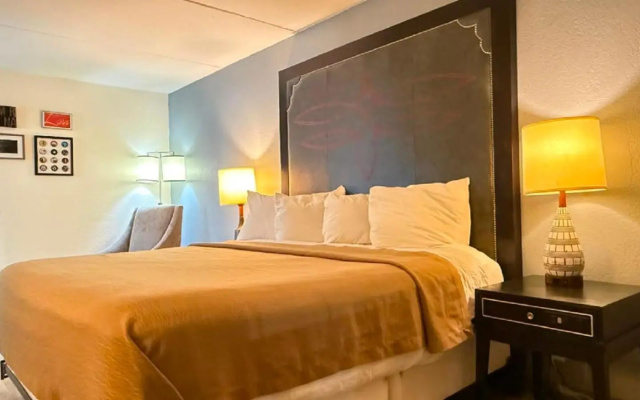 photo 4 of Horizon Inn & Suites
