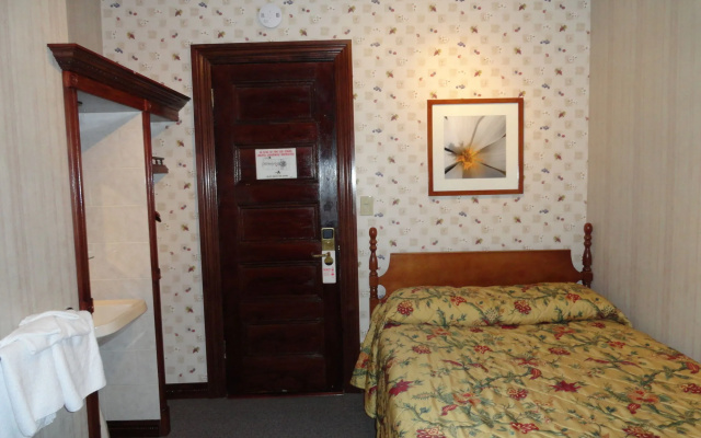 photo 4 of Hotel 31