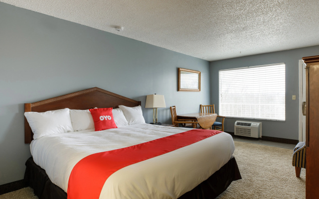 photo 2 of OYO Hotel Branson MO-165
