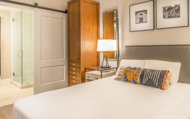 photo 3 of Hotel E