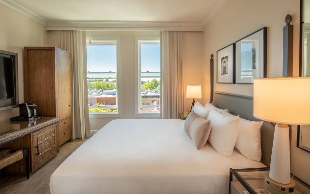 photo 5 of Hotel E