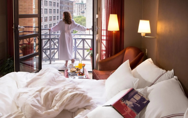 photo 4 of Hotel Giraffe by Library Hotel Collection