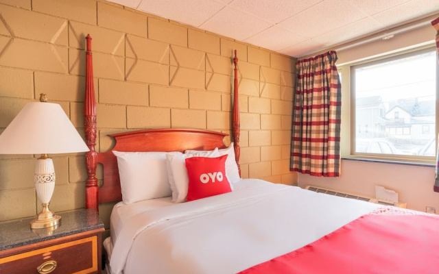 photo 5 of OYO Hotel Malden MA Broadway