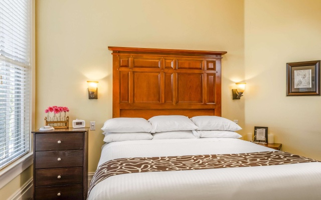 photo 5 of Hotel Napa Valley, an Ascend Collection Hotel