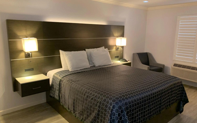 photo 5 of Mirage Inn and Suites