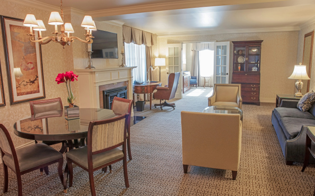 photo 3 of Hotel Roanoke & Conference Ctr, Curio Collection by Hilton