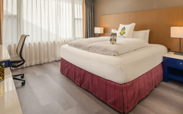 photo 2 of Staypineapple, Hotel Rose, Downtown Portland