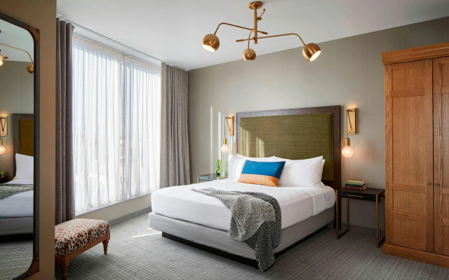 photo 3 of Hotel Zachary Chicago, a Tribute Portfolio Hotel