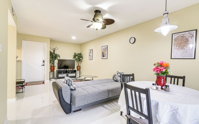 photo 5 of Houston Condo w/ Pool Access ~ 1 Mi to NRG Stadium
