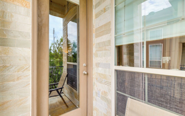 photo 5 of Dtwn Houston Home Near Stadiums: WFH Friendly!