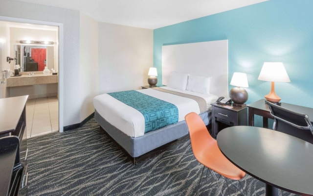 photo 4 of Hobby Airport Inn
