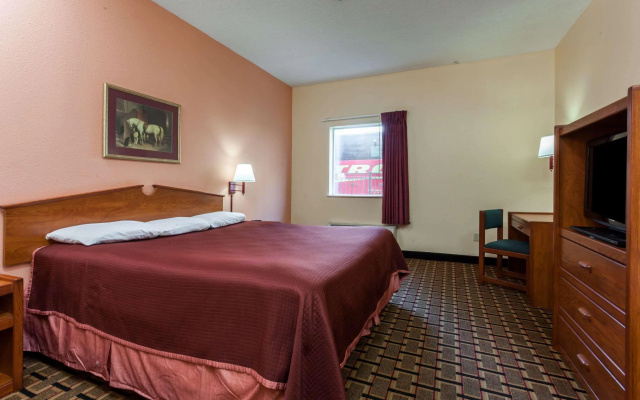 photo 4 of Howard Johnson by Wyndham Airport