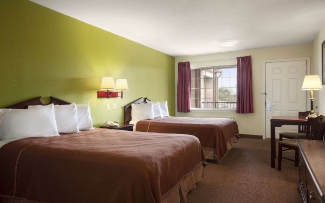 photo 5 of Howard Johnson by Wyndham Grand Prairie Near Lone Star Park