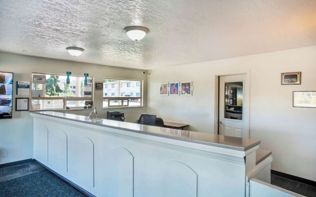 photo 3 of Howard Johnson Gresham