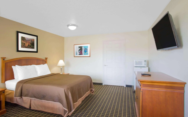 photo 4 of Howard Johnson Inn And Suites Saint George HWY I-15 Exit 6