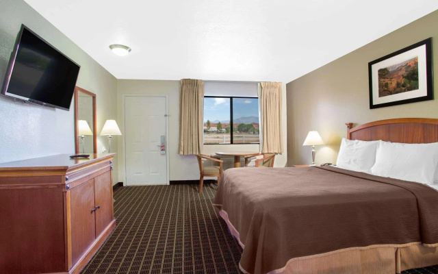 photo 5 of Howard Johnson Inn And Suites Saint George HWY I-15 Exit 6