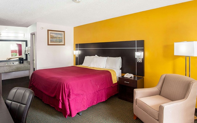photo 5 of Magnuson Hotel Bradenton
