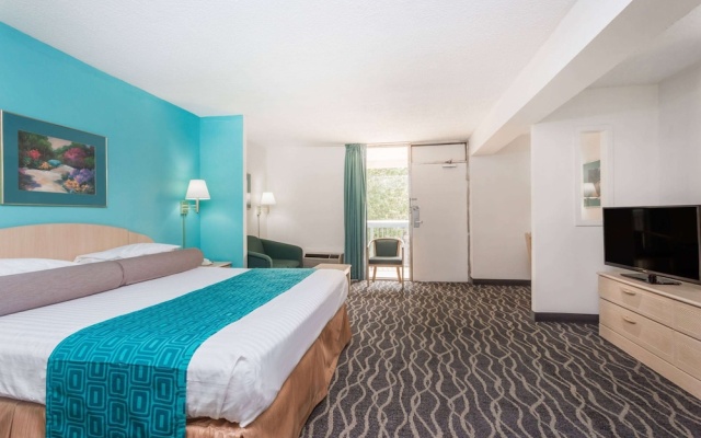 photo 4 of Howard Johnson by Wyndham Commerce GA