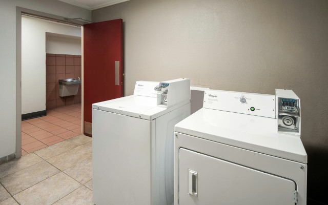 photo 2 of Red Roof Inn Lexington - Hamburg