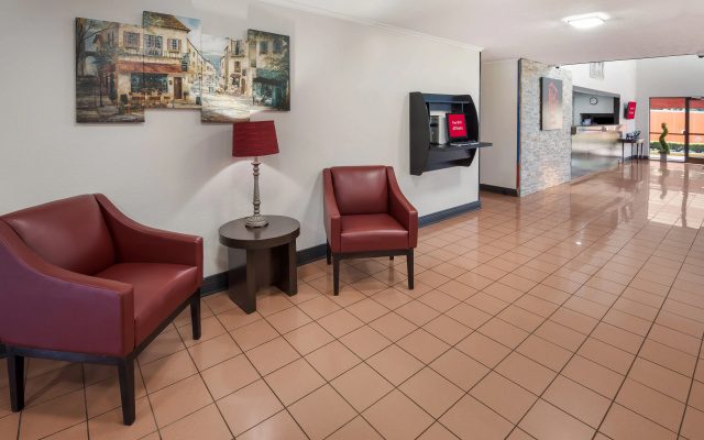 photo 3 of Red Roof Inn Lexington - Hamburg