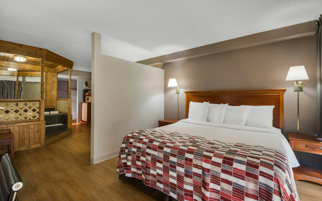 photo 4 of Red Roof Inn & Suites Newark - University