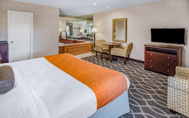 photo 4 of Howard Johnson by Wyndham Lenox