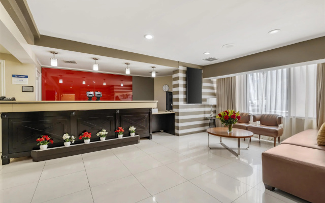 photo 5 of Best Western Plus LA Mid Town Hotel