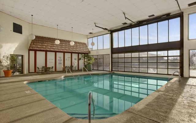 photo 5 of 堪萨斯城豪生广场会议中心酒店(Howard Johnson Plaza Kansas City Hotel & Conference Center)