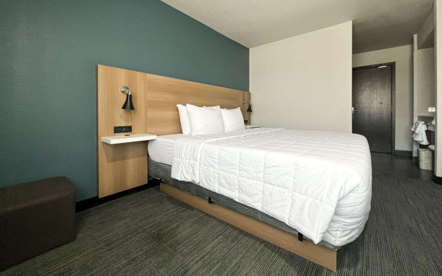 photo 4 of Howard Johnson by Wyndham Portland Airport