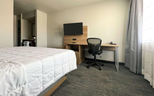 photo 5 of Howard Johnson by Wyndham Portland Airport