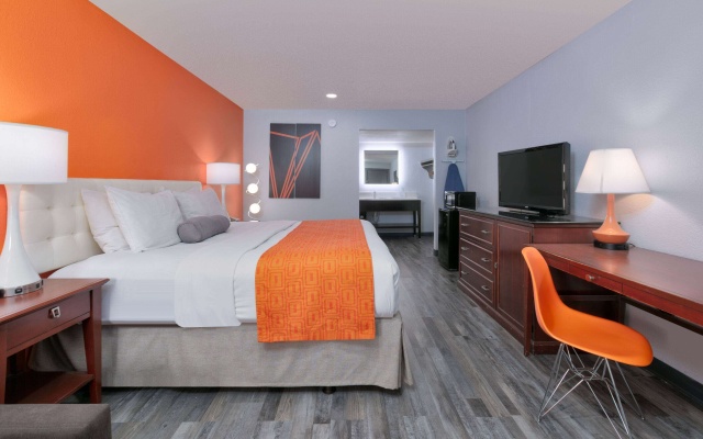 photo 4 of Howard Johnson by Wyndham San Marcos