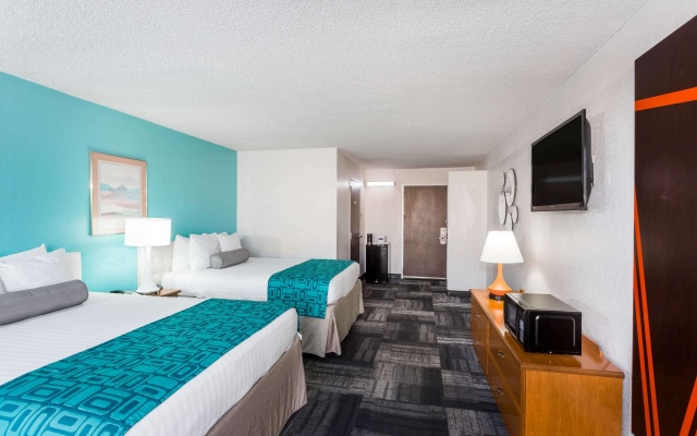 photo 3 of Howard Johnson by Wyndham Winter Haven FL