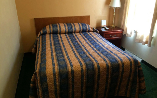 photo 5 of Howard's Motel
