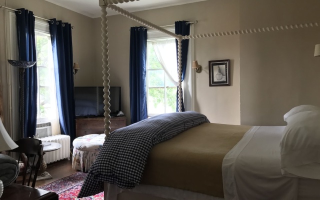 photo 3 of Hudson City Bed & Breakfast