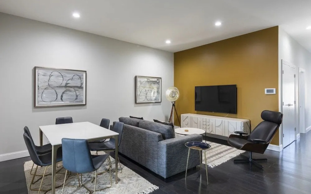photo 3 of Huge Stylish 3 BR Loft Cobblestone St Next to NYC