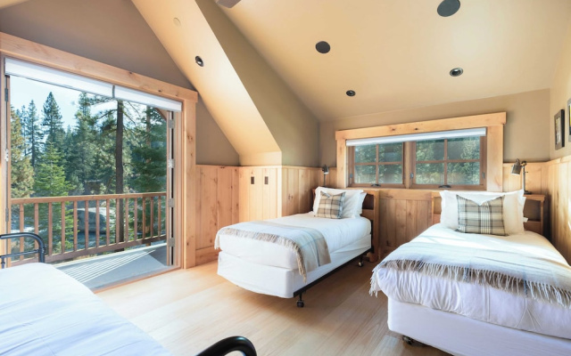 photo 5 of Hunter by Avantstay Award-winning Riverfront Cabin 5 Minutes From Palisades